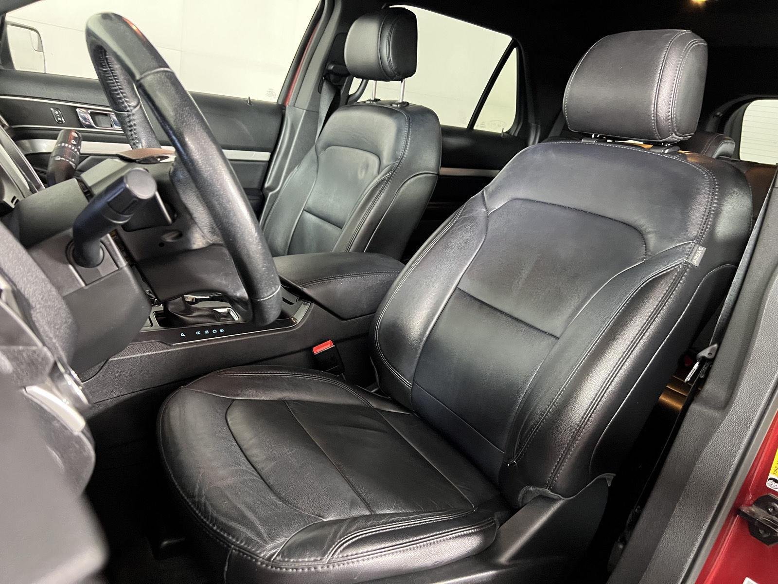 Used 2017 Ruby Red Metallic Tinted Clearcoat Ford XLT image 15