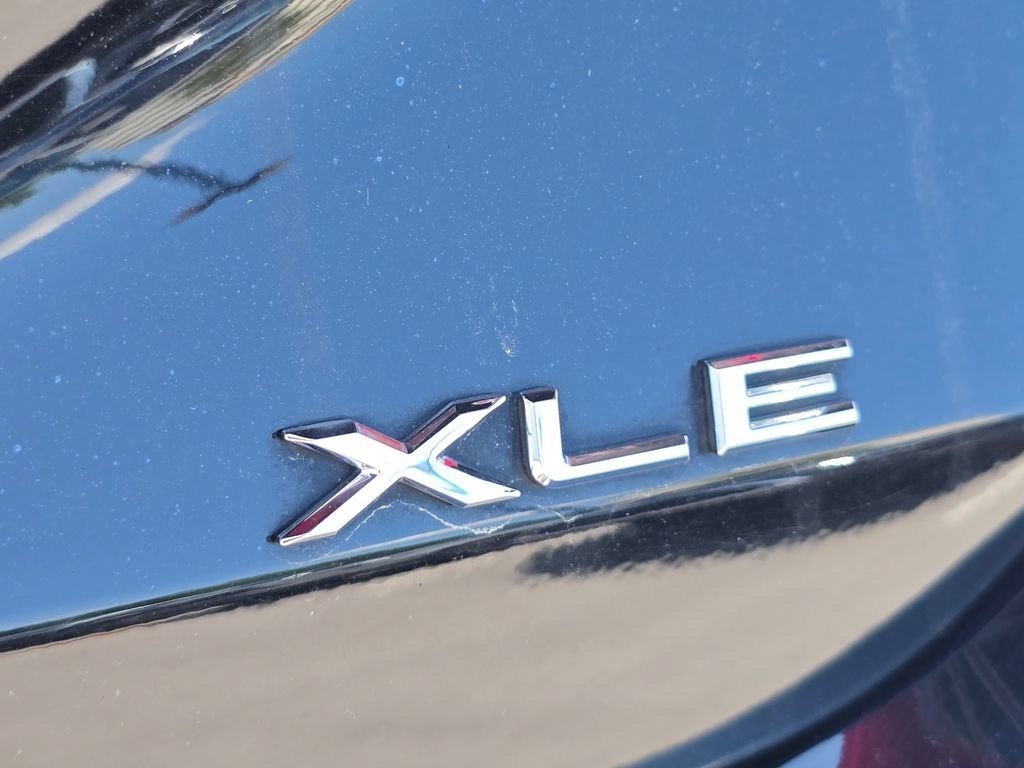 Used 2019 Midnight Black Metallic Toyota XLE image 19