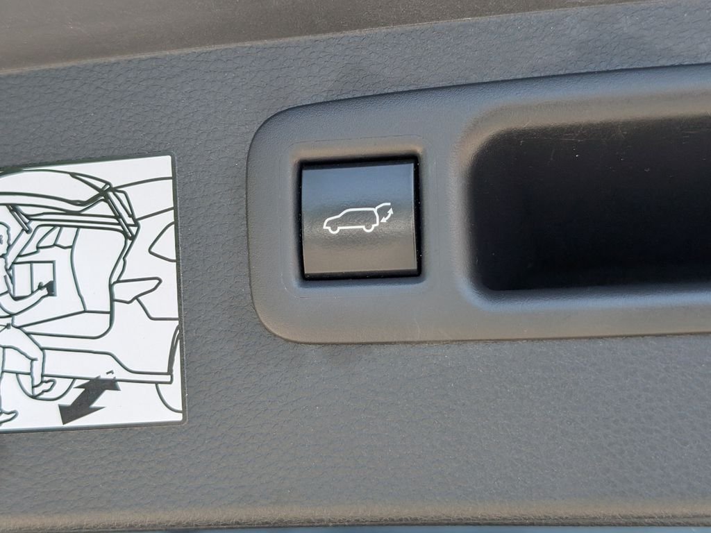 Used 2023  Toyota Limited image 11