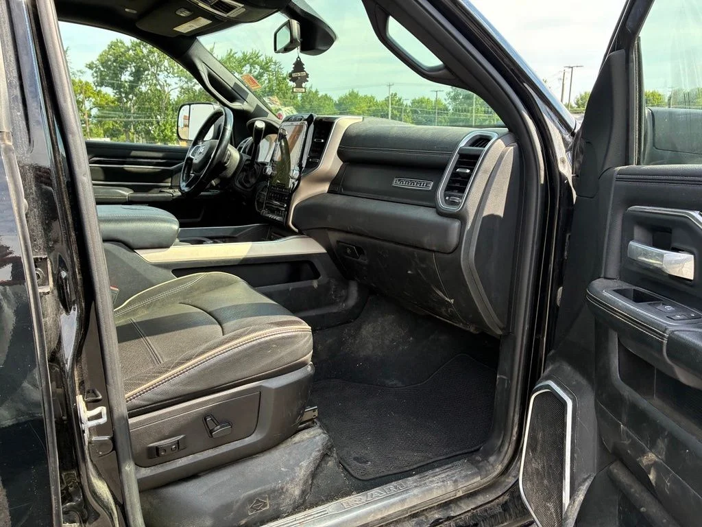 Used 2019 Black Ram Laramie image 17