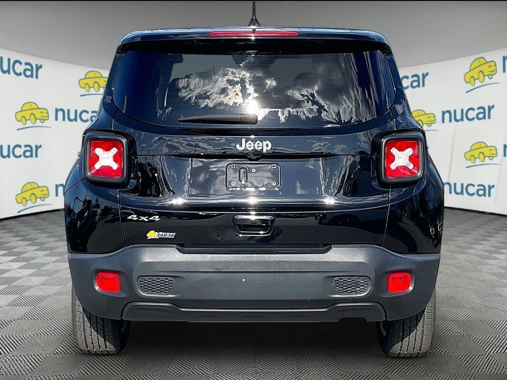 Used 2023 Black Clearcoat Jeep Latitude image 5