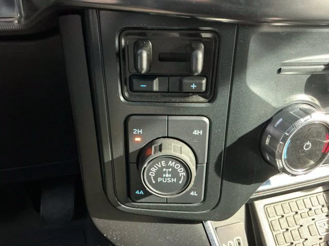 Used 2025 Black Metallic Ford Raptor image 43