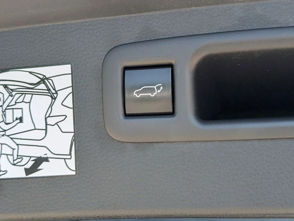 Used 2023  Toyota Limited image 11