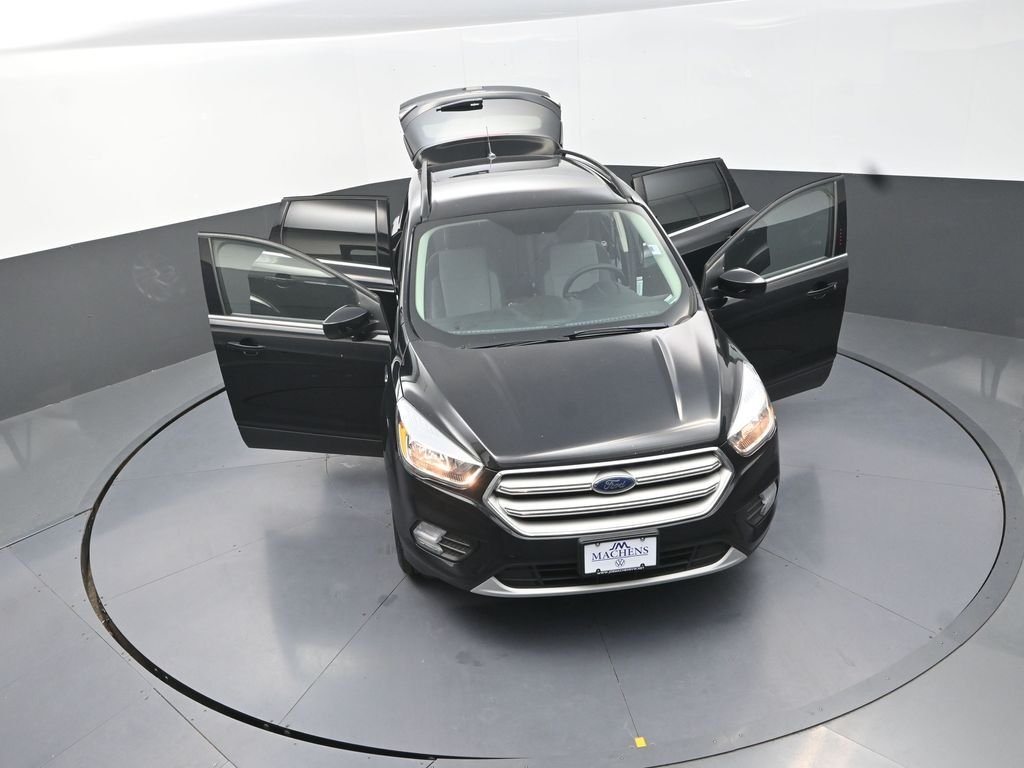Used 2018 Black Ford SE image 32