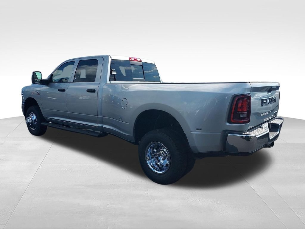 New 2027 Silver-Zynith Exterior Paint RAM Tradesman image 3