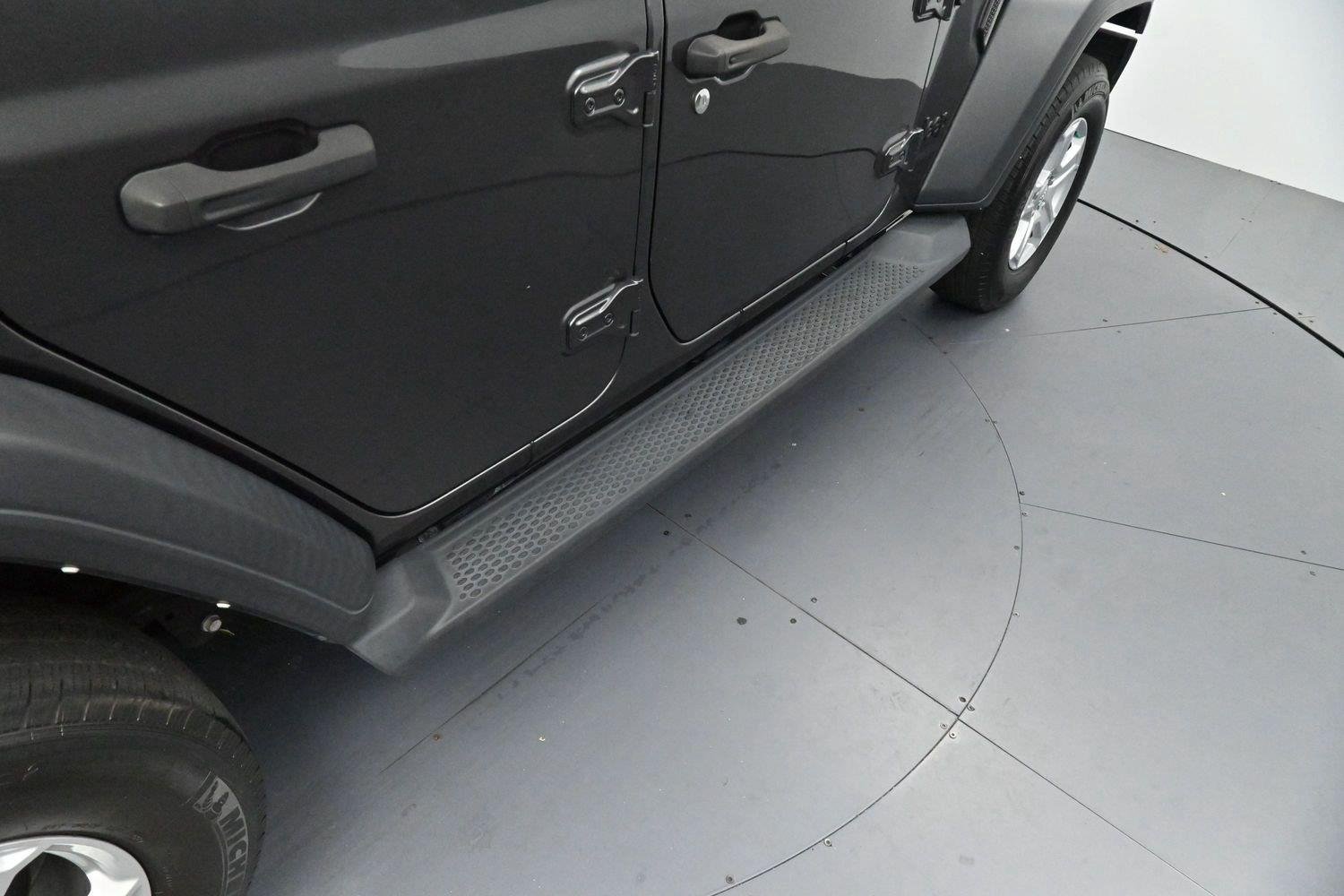 Used 2022 Granite Crystal Metallic Clearcoat Jeep Unlimited Sport S image 9