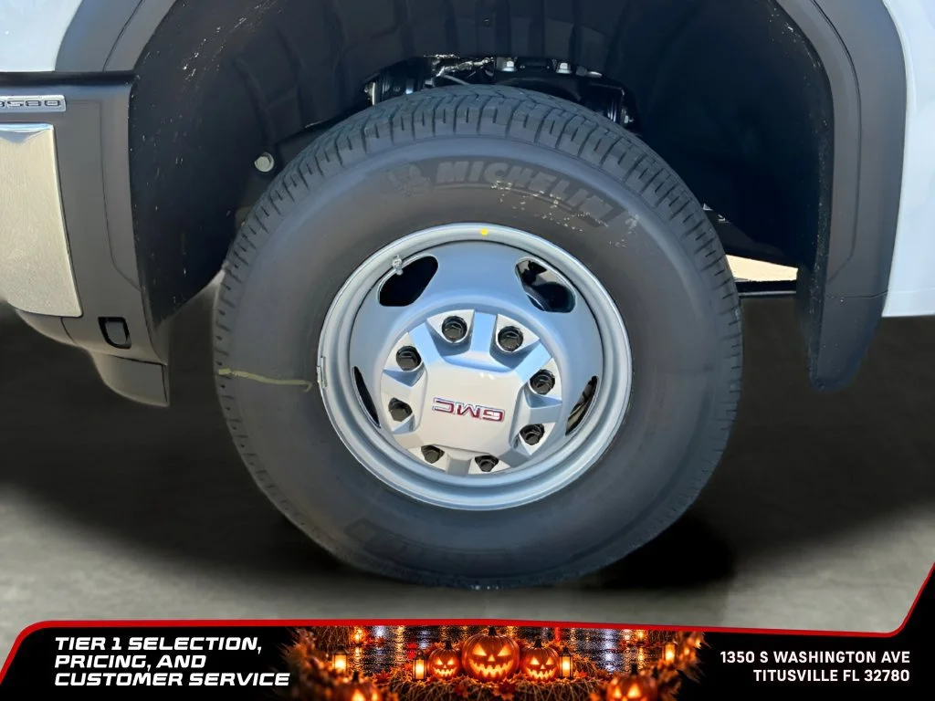 New 2026 Summit White GMC Pro image 43