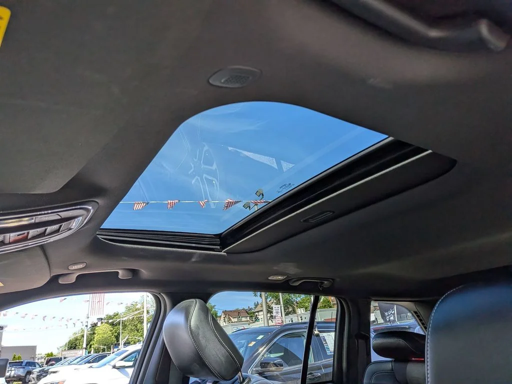 Used 2023 Gray Jeep Altitude X image 21
