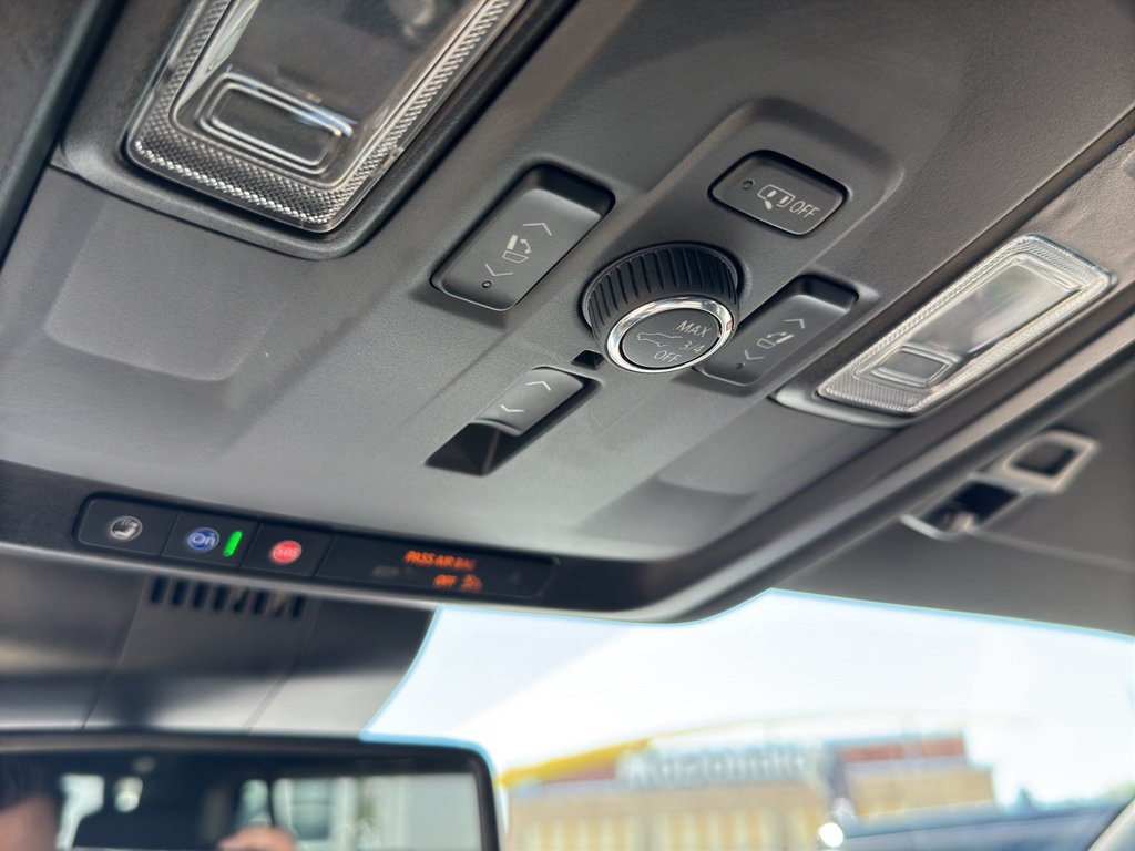 Used 2025 White GMC Denali image 36