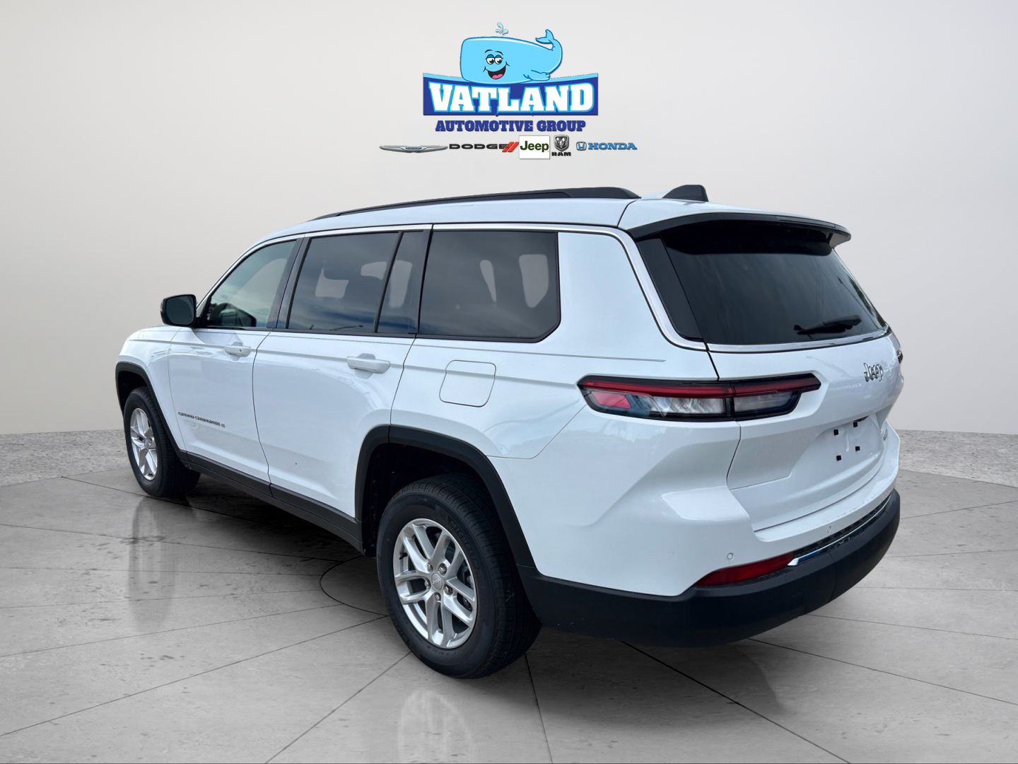 New 2026 Bright White Clear-Coat Exterior Paint Jeep Laredo image 3