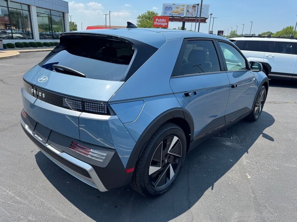 New 2026 Blue Hyundai SE Standard Range image 7