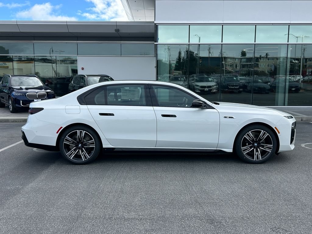 New 2026 Alpine White BMW M70 image 6