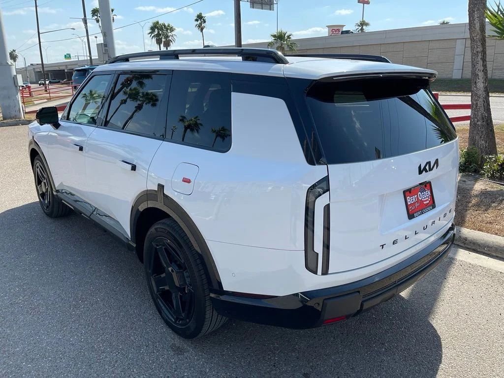 New 2027 White Kia  image 5