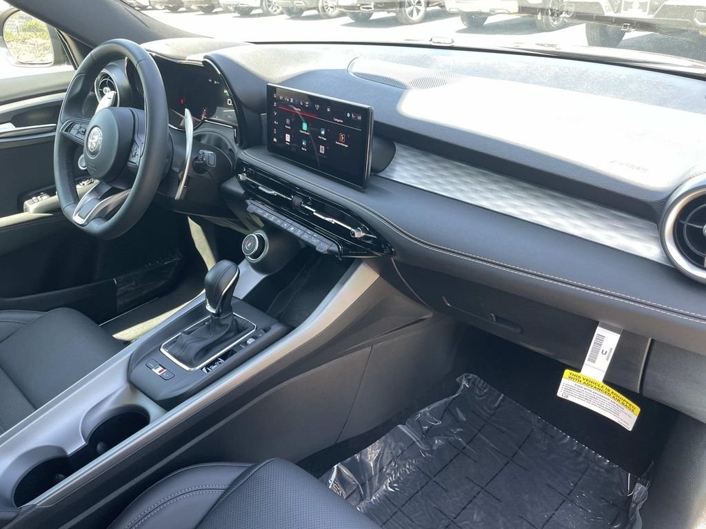 Used 2025 Black Alfa Romeo Base image 29