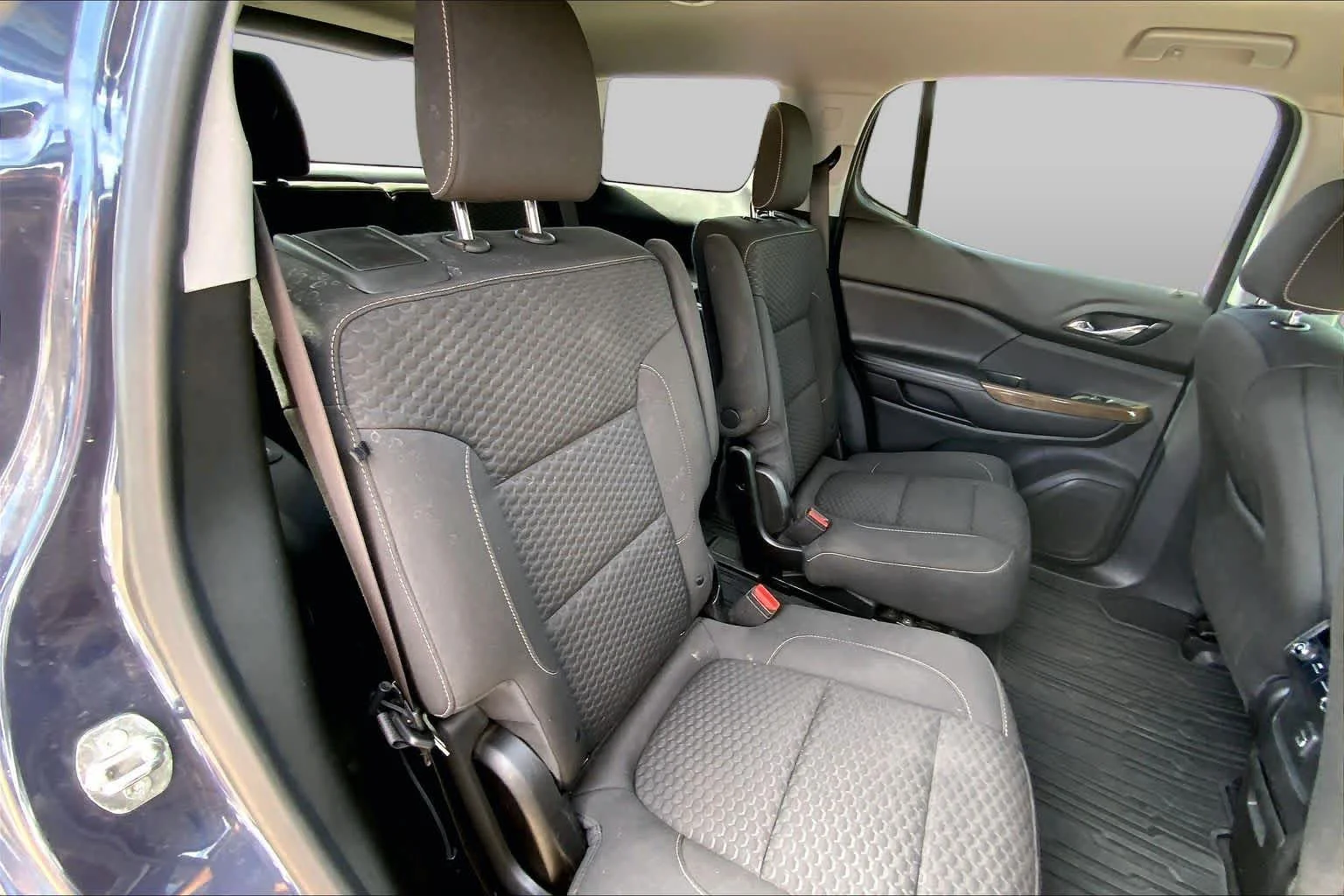 Used 2019 BLUE STEEL METALLIC GMC SLE image 19