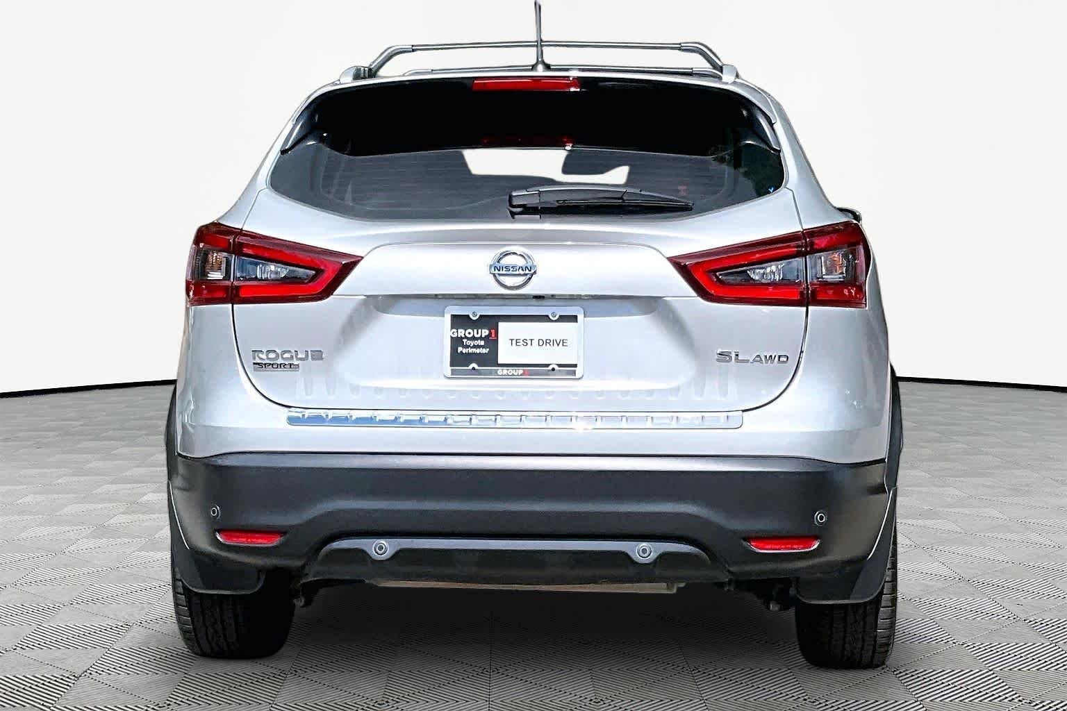 Used 2022 Brilliant Silver Metallic Nissan SL image 5