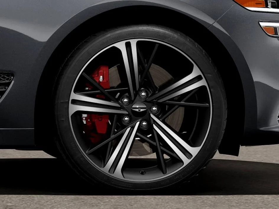 2025 GENESIS G70 Standard - Photo 8