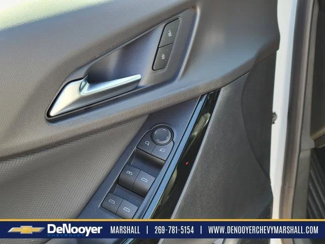 2027 Chevrolet Equinox LT - Photo 8