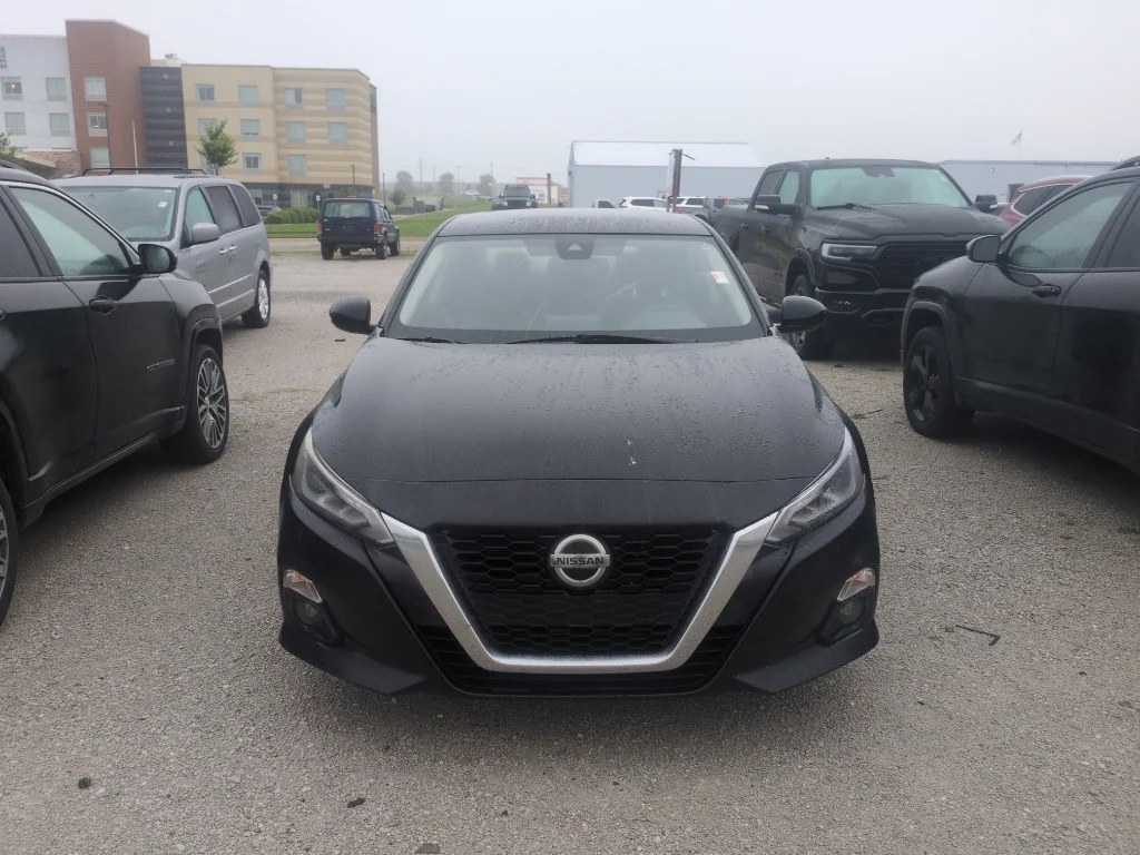 Used 2020 Nissan Altima SL with VIN 1N4BL4EV5LC143613 for sale in Warsaw, IN