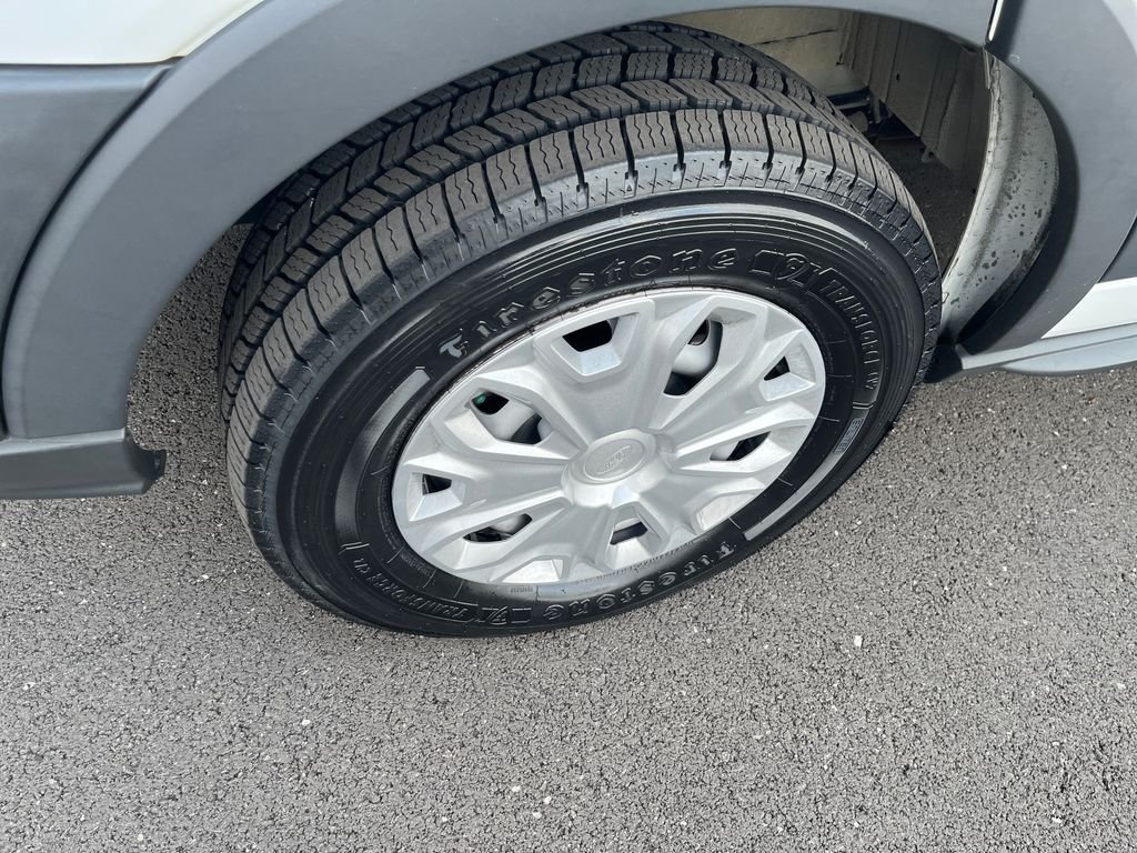Used 2016 White Ford XL image 9