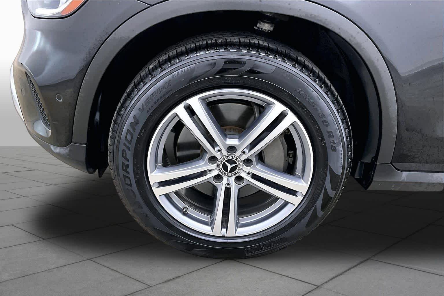 Used 2022 Black Mercedes-Benz GLC 300 image 11