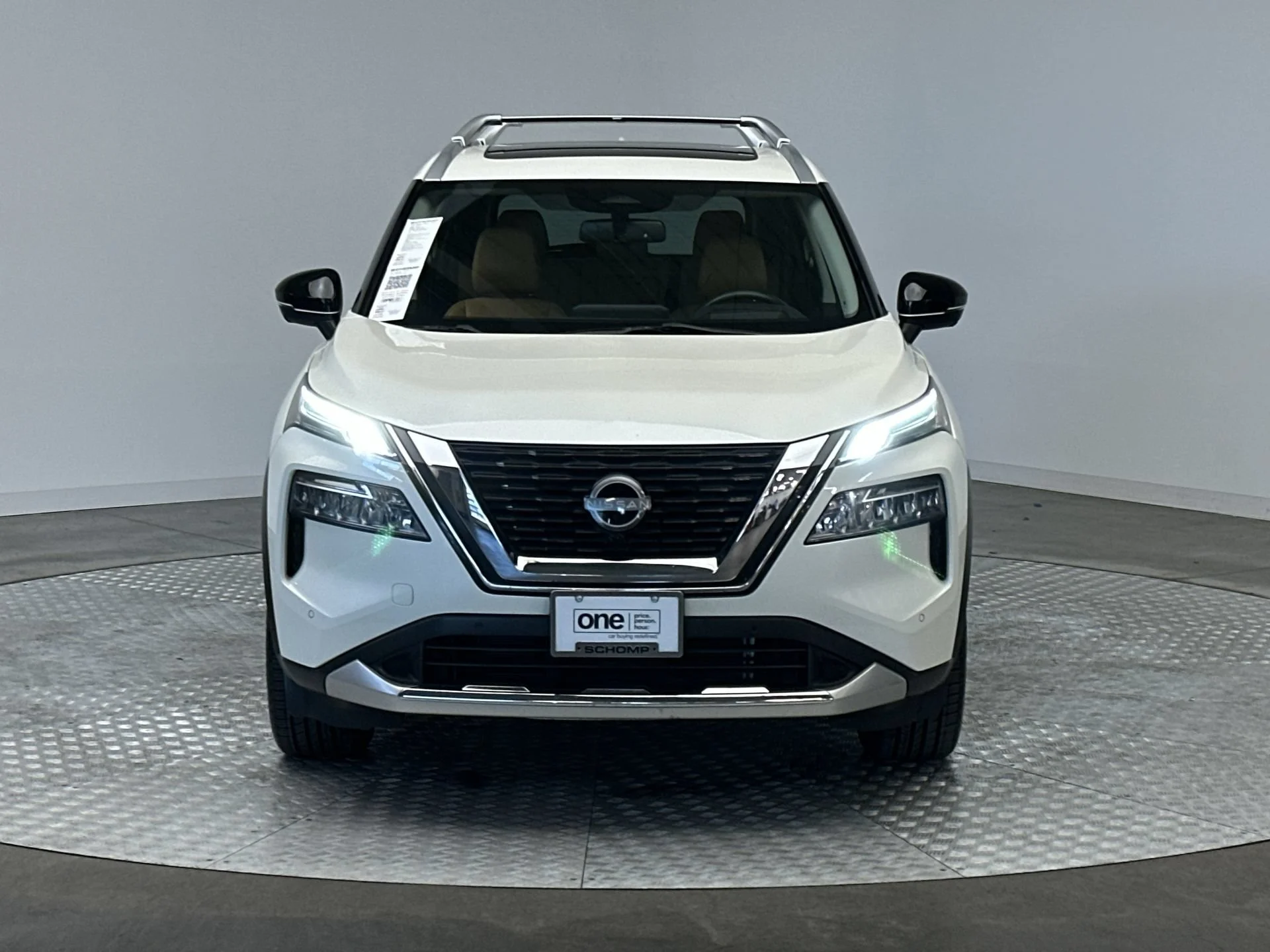 Used 2023 Pearl White Tricoat Nissan Platinum image 29