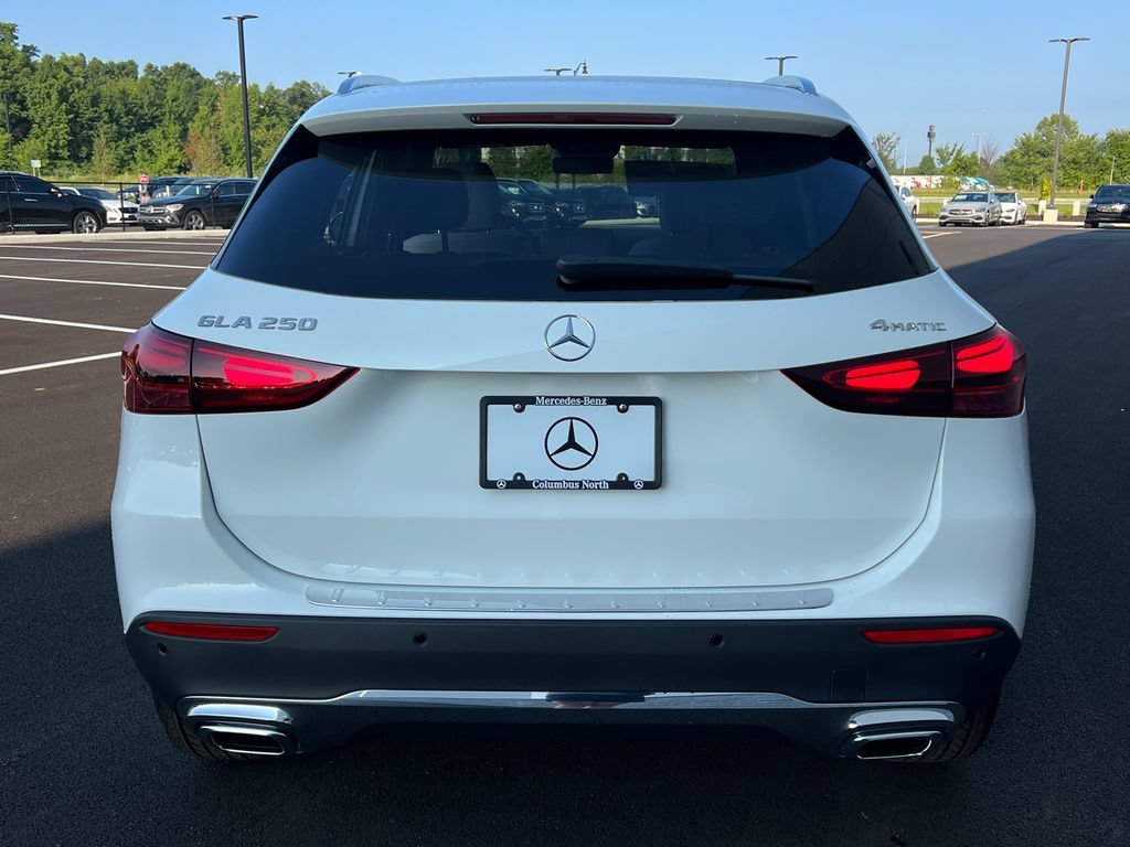 New 2026 Polar White Mercedes-Benz GLA 250 image 43