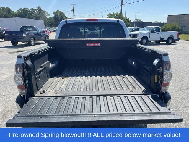 Used 2013 Silver Toyota SR5 image 28