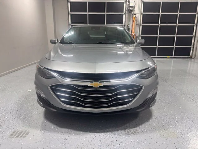 Used 2025 Gray Chevrolet LT image 3