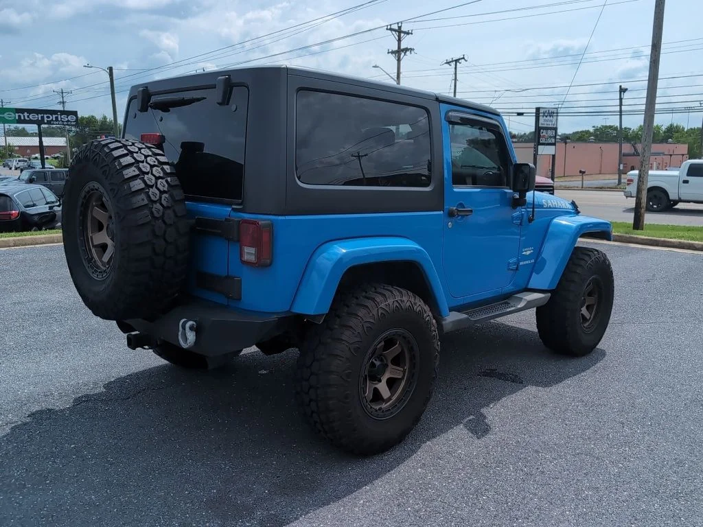 Used 2011 Blue Jeep Sahara image 6