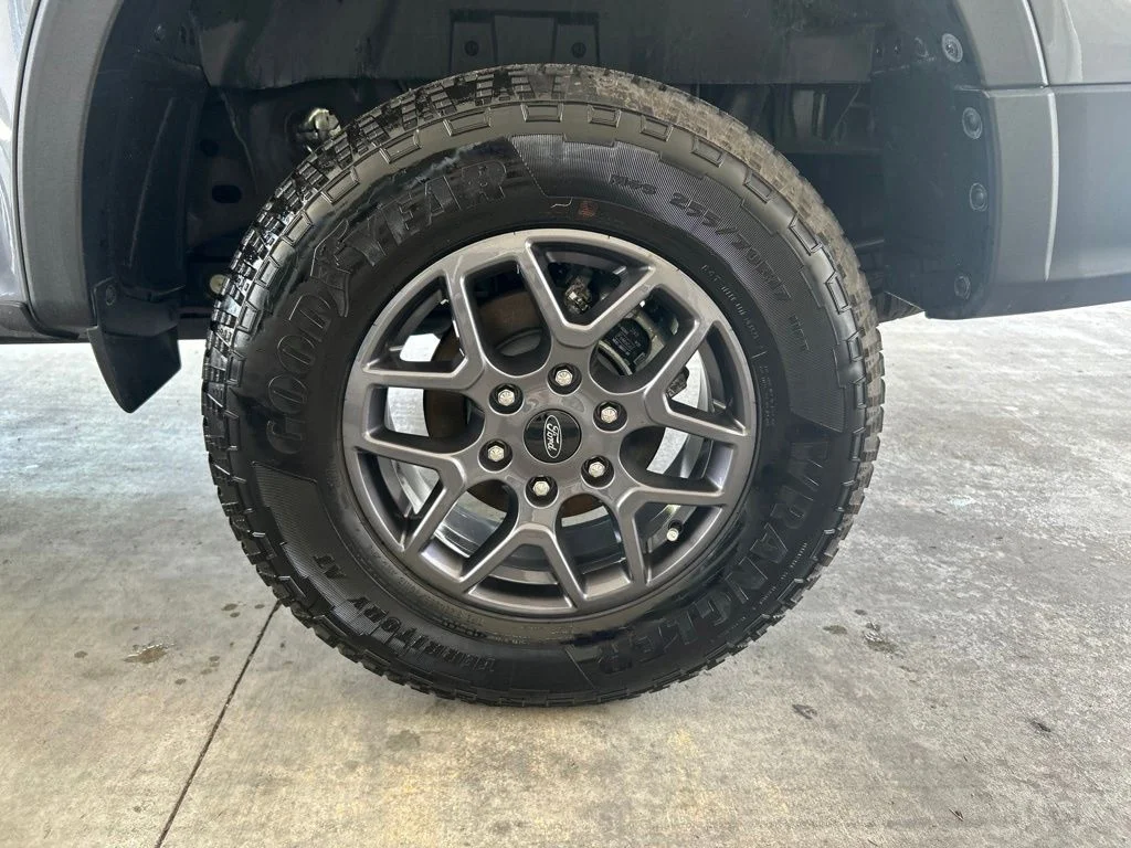 Used 2025 Gray Ford XLT image 15