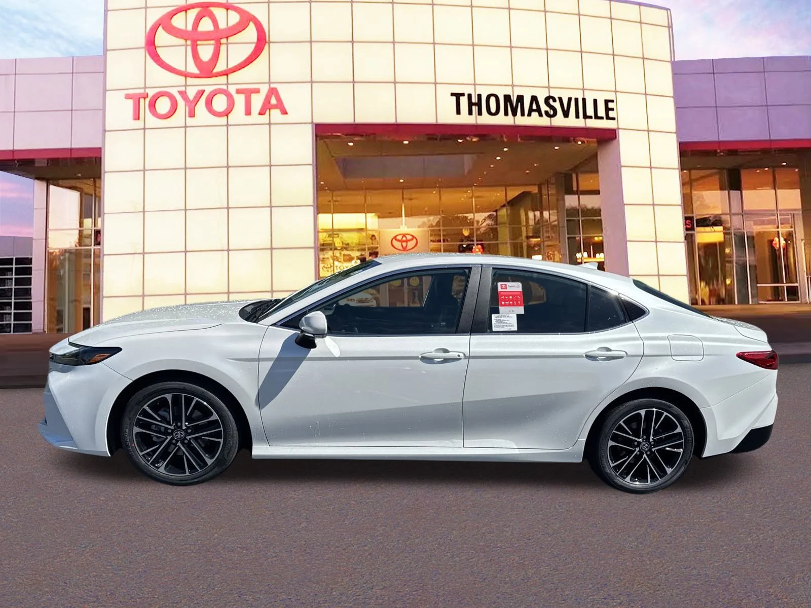 Used 2025  Toyota  image 8