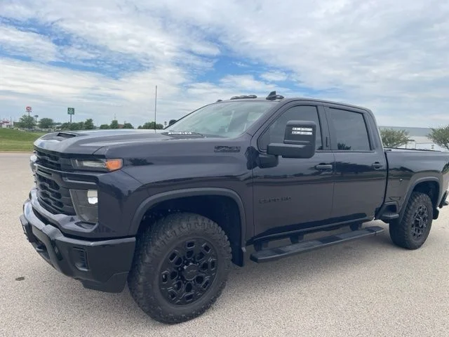 Used 2024 Gray Chevrolet Custom image 6