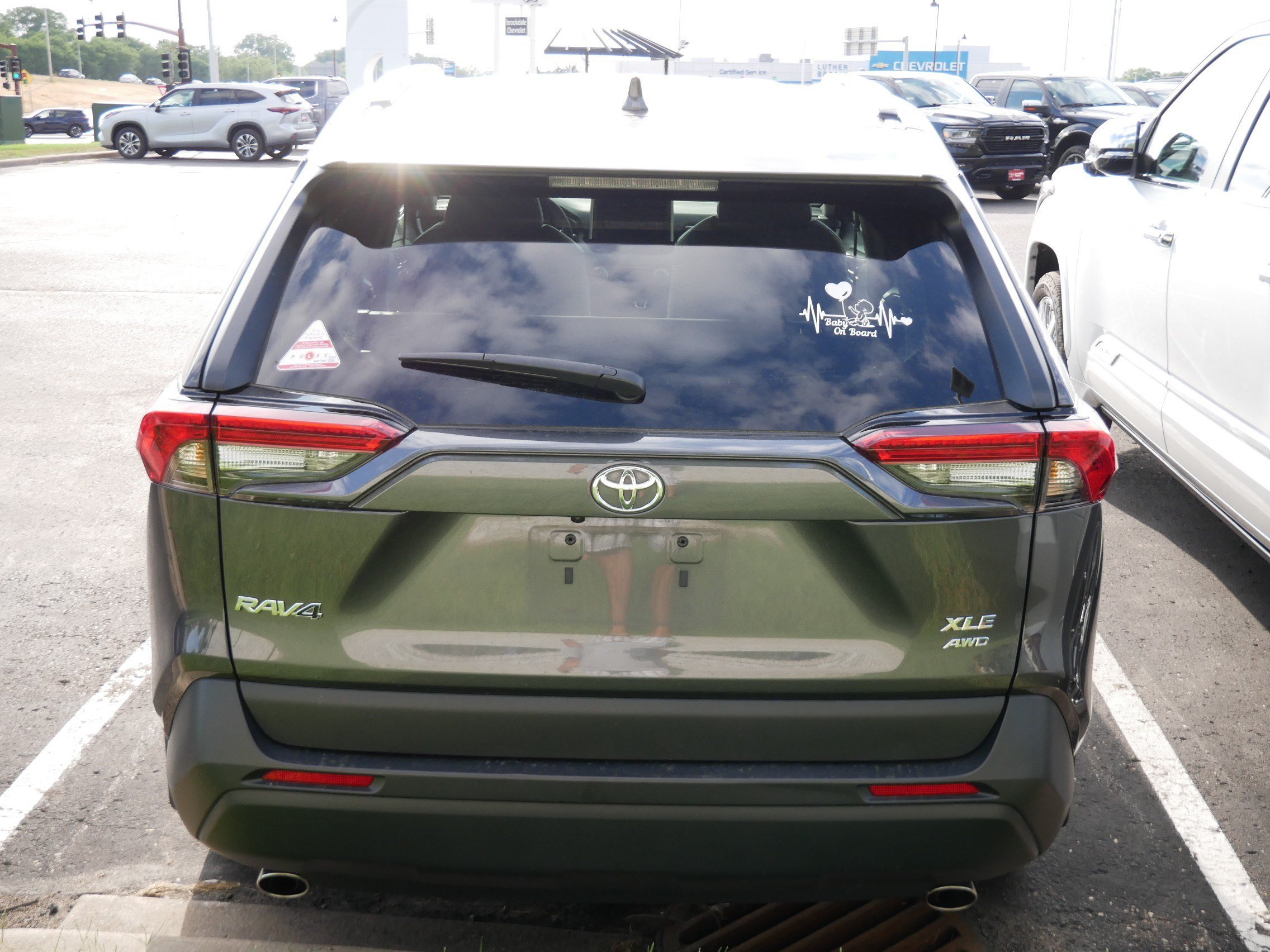 Certified Used 2024  Toyota XLE Premium image 7