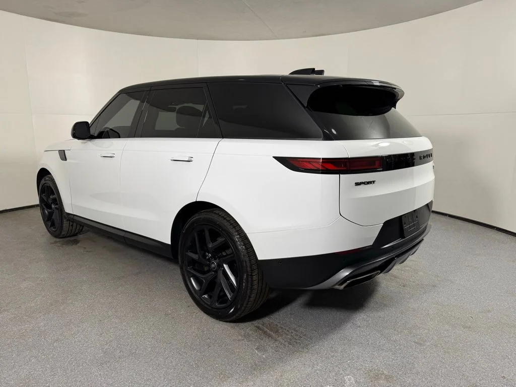 Used 2023 Fuji White Land Rover SE image 9
