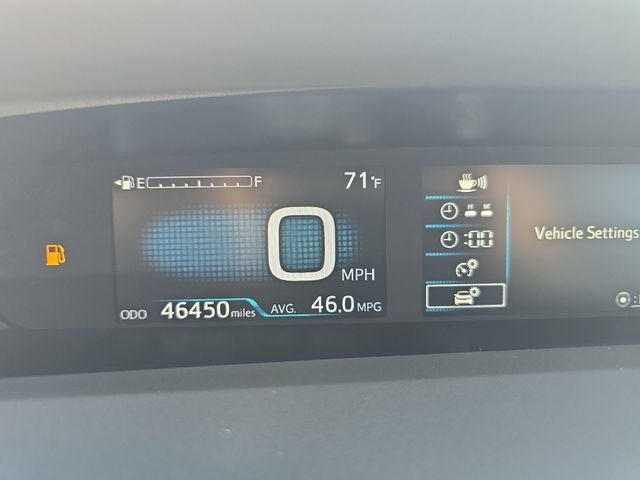 Used 2016 White Toyota Three Touring image 21