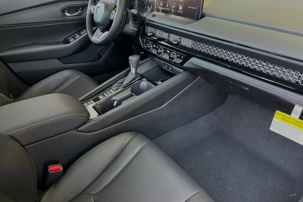 Used 2025  Honda Touring image 14