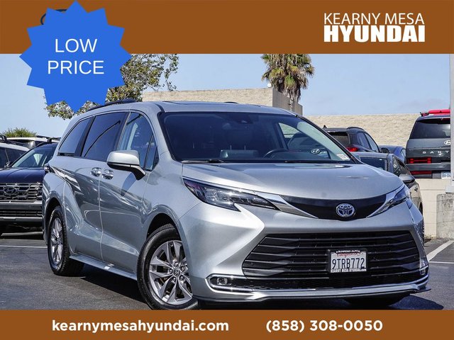 2024 Toyota Sienna XLE