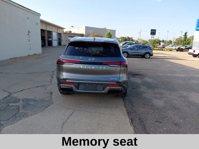 Used 2023 Graphite Shadow INFINITI LUXE image 6
