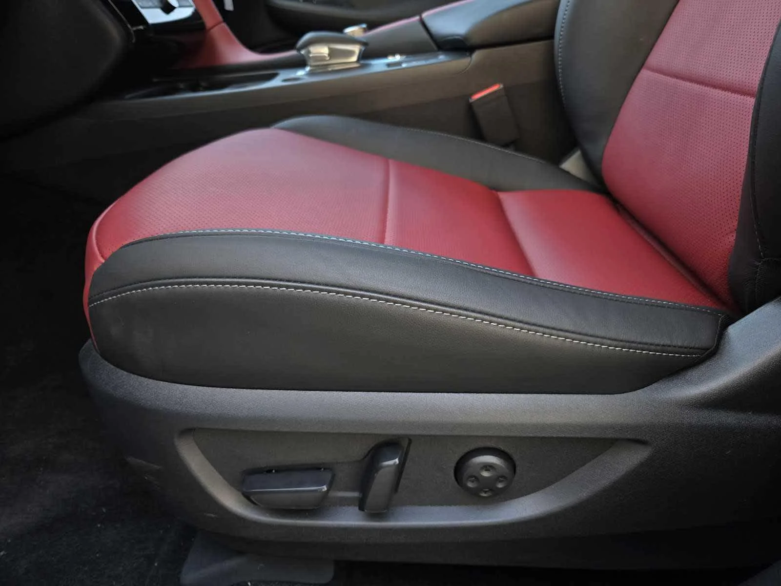 Certified Used 2025 Black Obsidian INFINITI SPORT image 17
