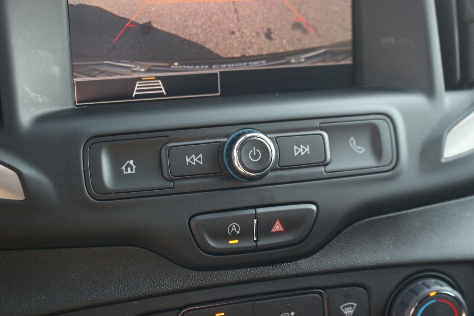 Used 2024 Ebony Twilight Metallic GMC SLE image 26