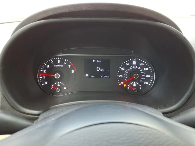 Used 2022 White Kia LX image 20