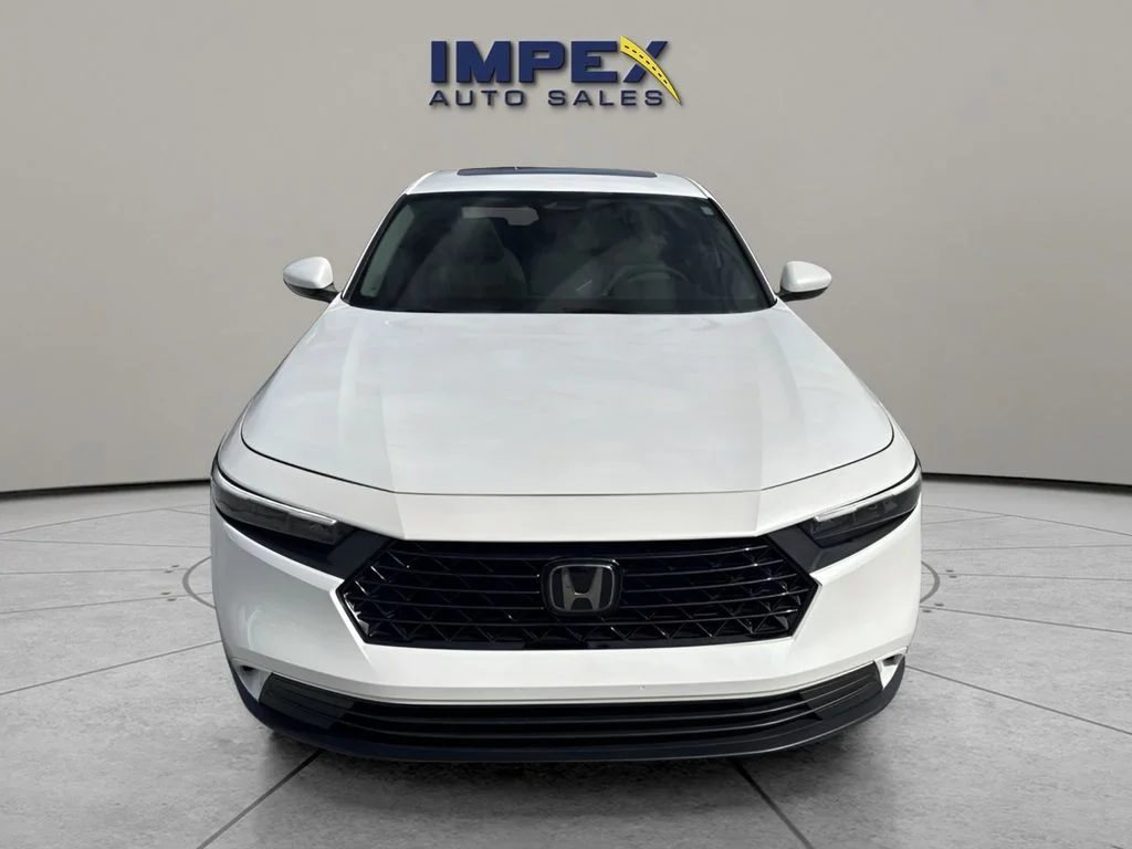 Used 2024 White Honda EX image 8