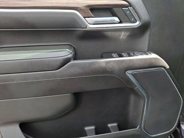 Used 2022 Gray Chevrolet LT image 13