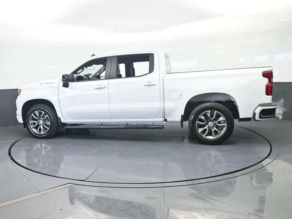 Used 2023 Summit White Chevrolet RST image 3