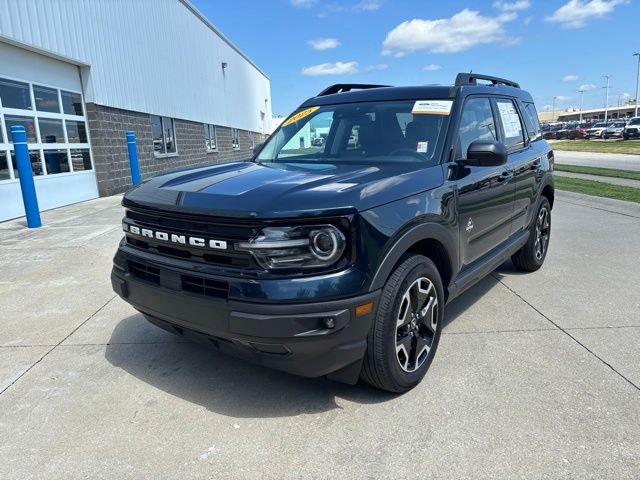 Used 2023 Blue Ford Outer Banks image 4