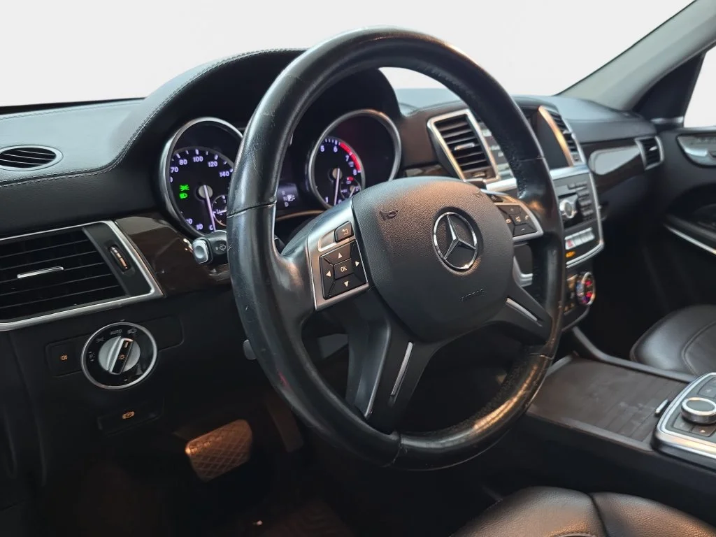 Used 2014  Mercedes-Benz GL 450 image 18