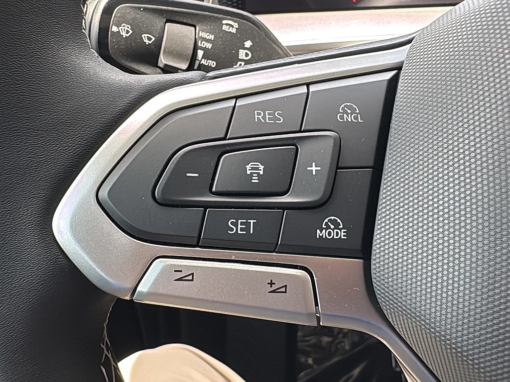 New 2026 Platinum Gray Metallic Volkswagen SE FWD image 22