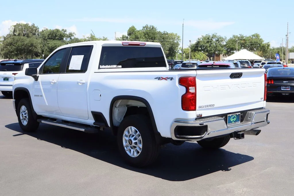 Used 2022 White Chevrolet LT image 7