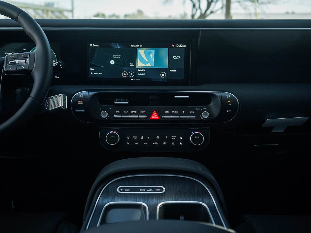 New 2026 Titan Green Hyundai SEL Premium 8P AWD image 18